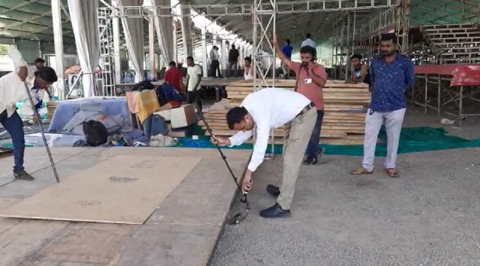 પીએમ મોદી જામનગર ખાતે રૂપિયા 1462 કરોડના ખર્ચે કરવામાં આવેલ અને આવનાર 9 વિકાસ કલ્પોનું લોકાર્પણ અને ખાતમુહૂર્ત કરશે. જેમાં સોલાર પ્લાન્ટ, સહિત વિવિધ આરોગ્ય સુવિધાઓનું લોકાર્પણ અને ખાતમુહૂર્ત કરશે.