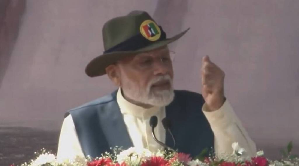 PM મોદીએ સરદાર પટેલને આપી શ્રદ્ધાંજલિ, જનસભામાં ભાવુક થતાં કહ્યું “હું ભલે એકતા નગરમાં હોવ, પણ મારું મન મોરબીના પીડિતોમાં છે”