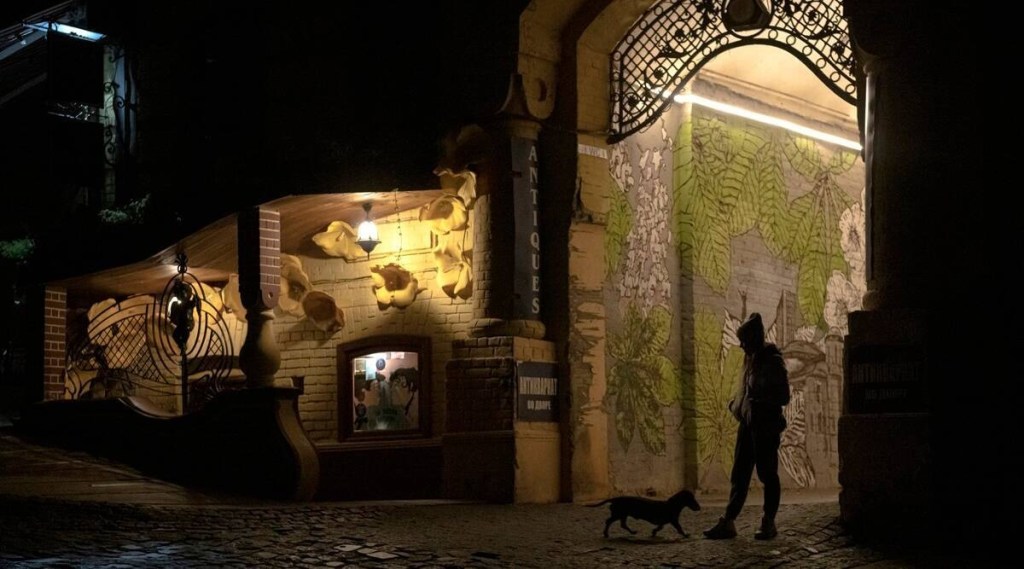 યુક્રેનની રાજધાની કિવ ગરમ પાણી કે પાવર વિના શિયાળાની કરી રહ્યું છે તૈયારી યુક્રેનની રાજધાની કિવ ગરમ પાણી કે પાવર વિના શિયાળાની કરી રહ્યું છે તૈયારી