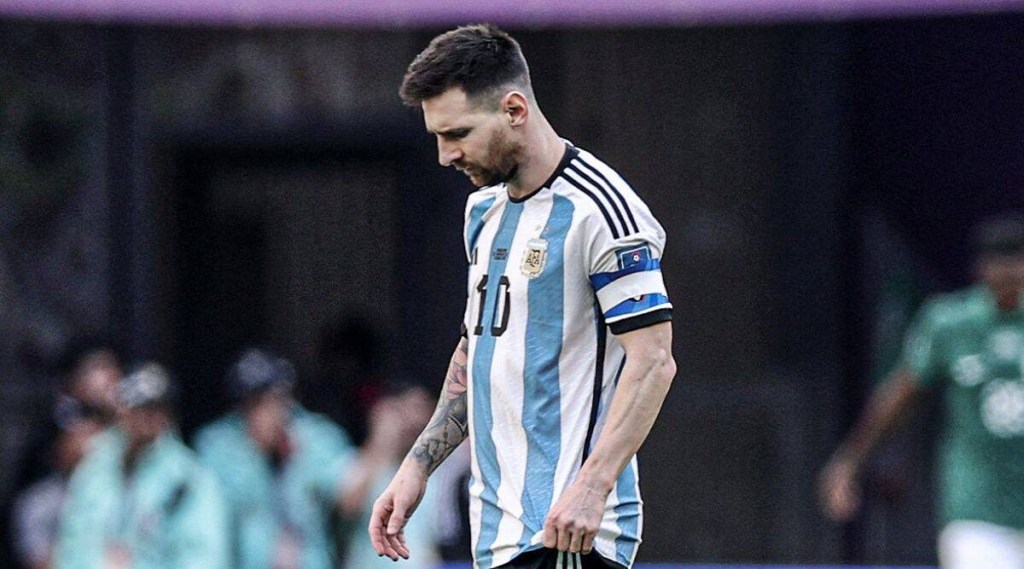 ફિફા વર્લ્ડ કપ 2022માં મોટો અપસેટ, મેસ્સીની ટીમ આર્જેન્ટિનાનો સાઉદી અરબ સામે પરાજય ફિફા વર્લ્ડ કપ 2022માં મોટો અપસેટ, મેસ્સીની ટીમ આર્જેન્ટિનાનો સાઉદી અરબ સામે પરાજય