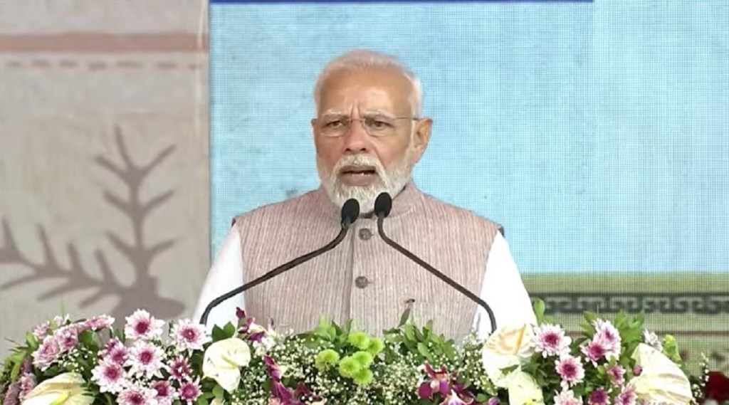 Gujarat Election: વડાપ્રધાન નરેન્દ્ર મોદીએ આદિવાસી વિસ્તારને આપી કરોડોની ભેટ, કહ્યું- આ નરેન્દ્ર ભુપેન્દ્રની સરકાર છે…