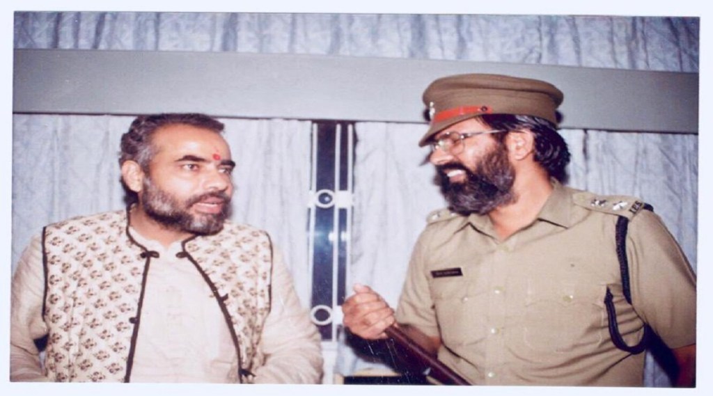 પ્રજા વિજય પક્ષ : DG વણઝારાની PM મોદીના નજીકના મિત્રોમાં થતી ગણતરી, નકલી એન્કાઉન્ટર કેસમાં જેલમાં ગયા હતા