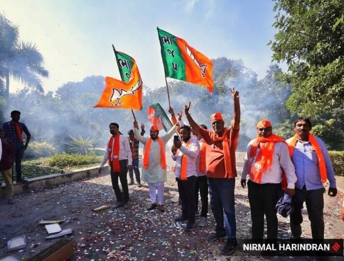 ગુજરાતમાં કોંગ્રેસ માત્ર 17 સીટો જીતી વિધાનસભા સુધી પહોંચી શક્યું છે. (Express Photo by Nirmal Harindran)