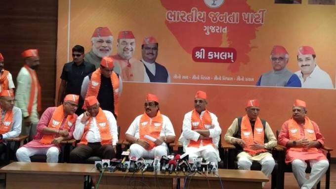 મહત્વનું છે કે, ભાજપે 2012માં 115 બેઠકો જીતી હતી, જ્યારે 2017માં આ આંકડો ઘટીને 99 થઈ ગયો હતો. (Express Photo by Nirmal Harindran)