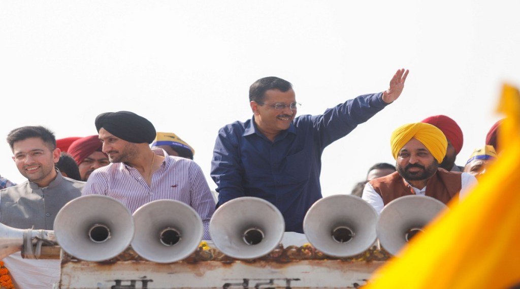 અમદાવાદમાં અરવિંદ કેજરીવાલનો રોડ શો યોજાયો, કહ્યું- આ ચૂંટણી ગુજરાતનું ભવિષ્ય બદલી શકે છે અમદાવાદમાં અરવિંદ કેજરીવાલનો રોડ શો યોજાયો, કહ્યું- આ ચૂંટણી ગુજરાતનું ભવિષ્ય બદલી શકે છે