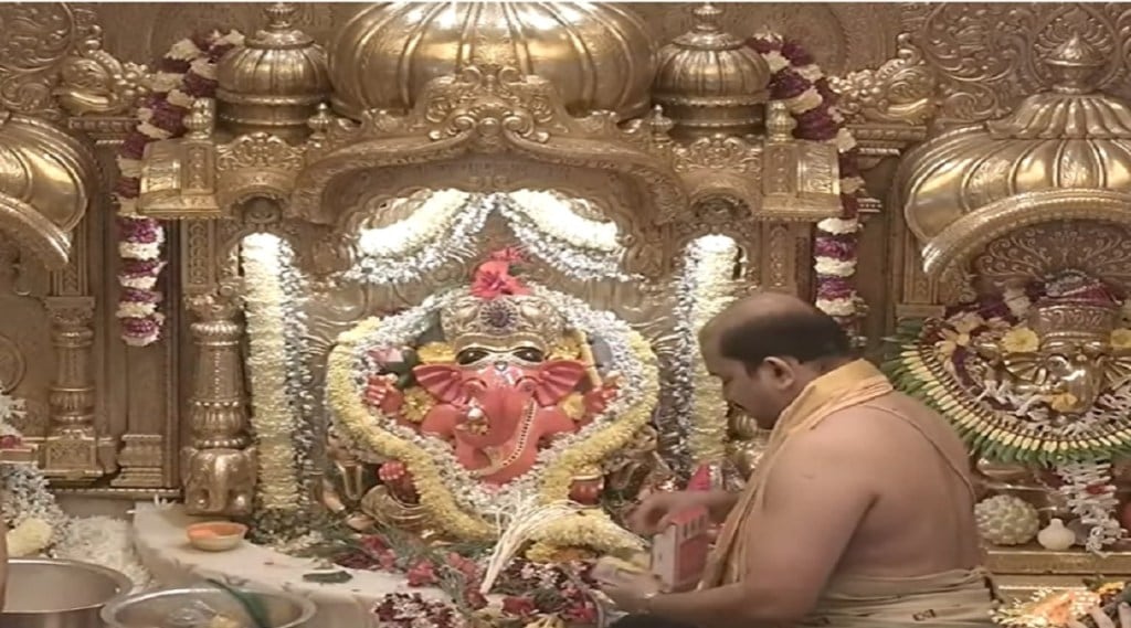 live darshan : મુંબઇના પ્રસિદ્ધ સિદ્ધિ વિનાયક મંદિરથી ગજાનંદ ગણપતિ દાદાના લાઇવ દર્શન