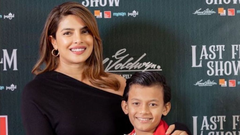 પ્રિયંકા ચોપરાએ લોસ એન્જેલસવાળા ઘર પર ગુજરાતી ફિલ્મ ‘છેલ્લો શો’નું સ્ક્રીનિંગ રાખ્યું પ્રિયંકા ચોપરાએ લોસ એન્જેલસવાળા ઘર પર ગુજરાતી ફિલ્મ ‘છેલ્લો શો’નું સ્ક્રીનિંગ રાખ્યું