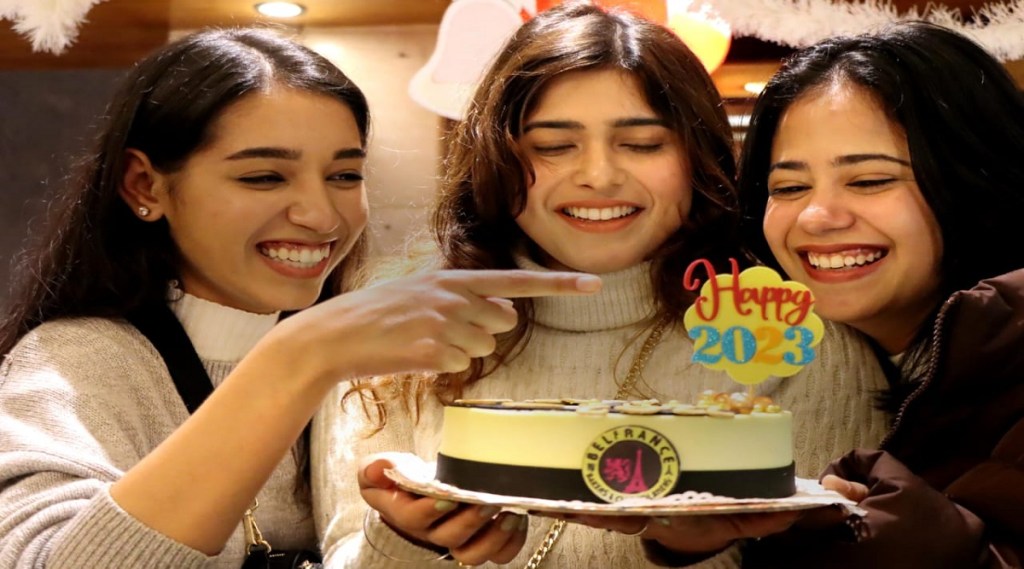 Happy New Year 2023 : અમદાવાદ સહિત દેશ વિદેશમાં ઉત્સાહભેર ન્યૂ યર ઉજવણી, 2022ને વિદાય આપી નવા વર્ષનું કર્યું સ્વાગત Happy New Year 2023 : અમદાવાદ સહિત દેશ વિદેશમાં ઉત્સાહભેર ન્યૂ યર ઉજવણી, 2022ને વિદાય આપી નવા વર્ષનું કર્યું સ્વાગત