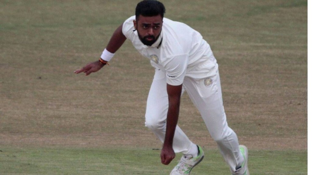 જયદેવ ઉનડકટ : 12 વર્ષ પછી ટીમ ઇન્ડિયામાં વાપસીથી 2022નો અંત, હેટ્રિકથી 2023ની શરૂઆત, રચ્યો ઇતિહાસ જયદેવ ઉનડકટ : 12 વર્ષ પછી ટીમ ઇન્ડિયામાં વાપસીથી 2022નો અંત, હેટ્રિકથી 2023ની શરૂઆત, રચ્યો ઇતિહાસ