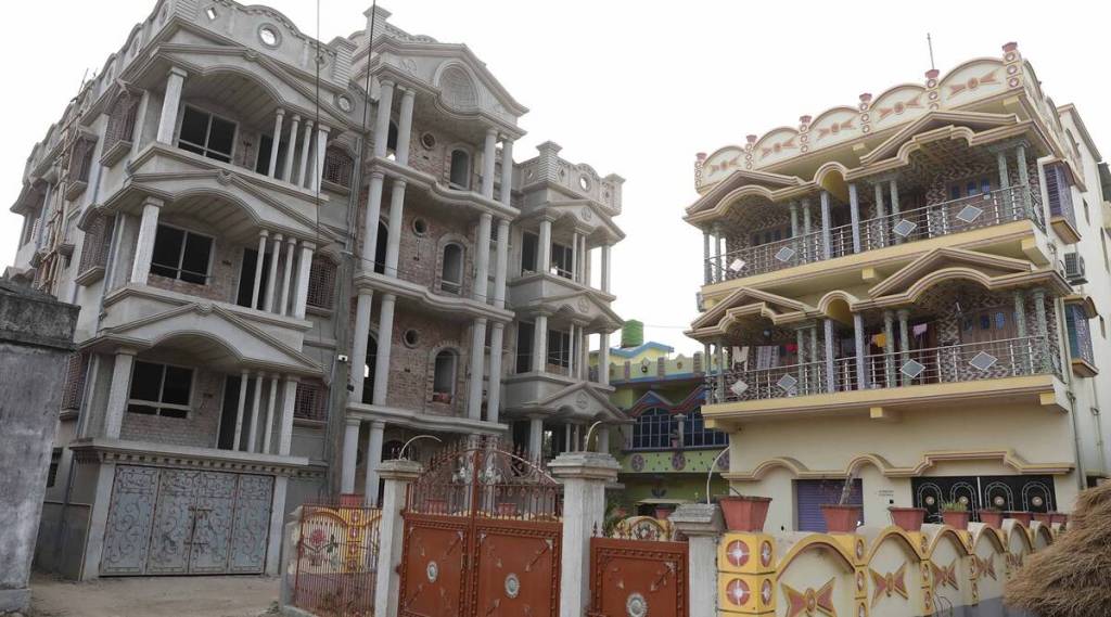 PM awas : ગરીબોની યોજનામાં આલિશાન મકાન માલિકોના પણ નામ, બંગાળમાં ચોંકાવનારી લાભાર્થીઓની યાદી PM awas : ગરીબોની યોજનામાં આલિશાન મકાન માલિકોના પણ નામ, બંગાળમાં ચોંકાવનારી લાભાર્થીઓની યાદી