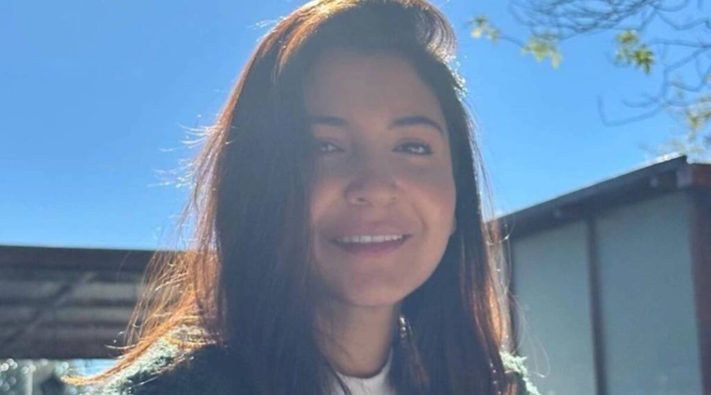 ચક્રાસન આસાન કરતી તસવીર અનુષ્કા શર્માએ કરી શેર ચક્રાસન આસાન કરતી તસવીર અનુષ્કા શર્માએ કરી શેર