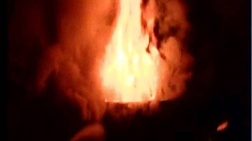 Fire in Ahmedabad : અમદાવાદના શાહીબાગના ફ્લેટમાં ભીષણ આગ, કિશોરીનું મોત, પરિવારના ચાર સભ્યોનો બચાવ Fire in Ahmedabad : અમદાવાદના શાહીબાગના ફ્લેટમાં ભીષણ આગ, કિશોરીનું મોત, પરિવારના ચાર સભ્યોનો બચાવ
