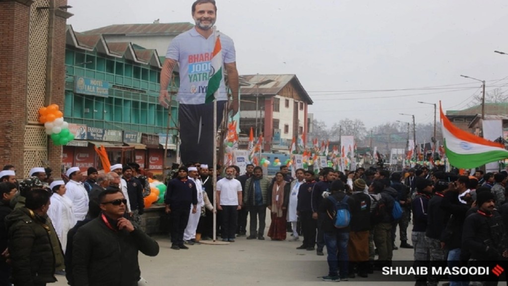 ભારત જોડો યાત્રા : રાહુલ ગાંધીએ કહ્યું- કાશ્મીરમાં જો બધુ બરાબર છે તો અમિત શાહ જમ્મુથી શ્રીનગરના લાલ ચોક સુધી પગપાળા ચાલે ભારત જોડો યાત્રા : રાહુલ ગાંધીએ કહ્યું- કાશ્મીરમાં જો બધુ બરાબર છે તો અમિત શાહ જમ્મુથી શ્રીનગરના લાલ ચોક સુધી પગપાળા ચાલે