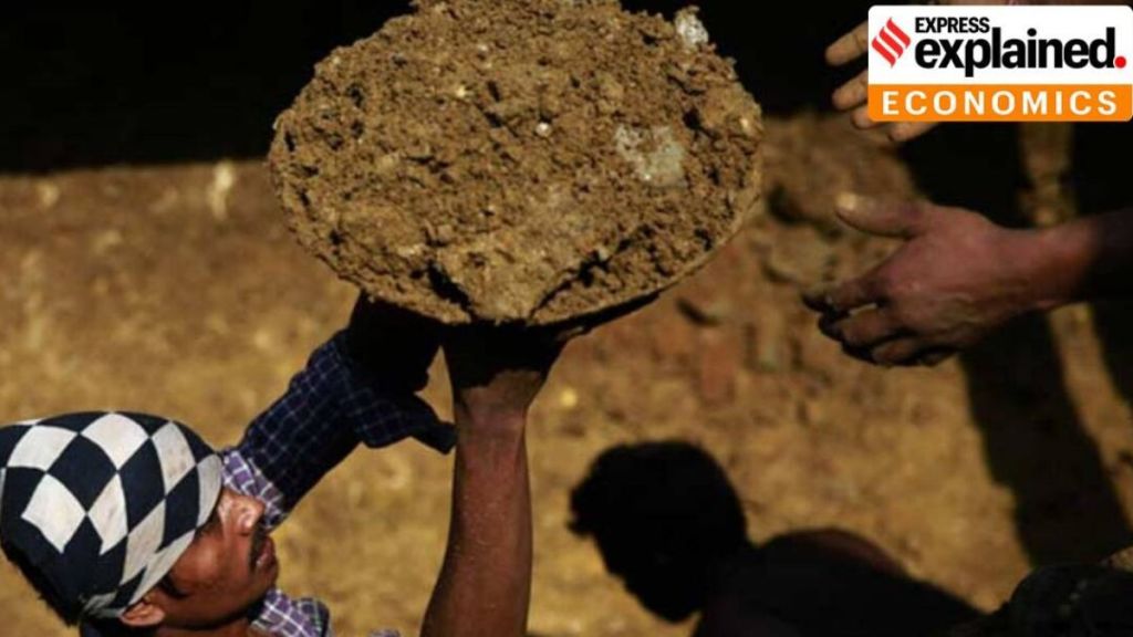 Budget 2023: મનરેગા બજેટમાં ઘટાડો કરવા પાછળ સરકારનું તર્ક શું હોઇ શકે છે?