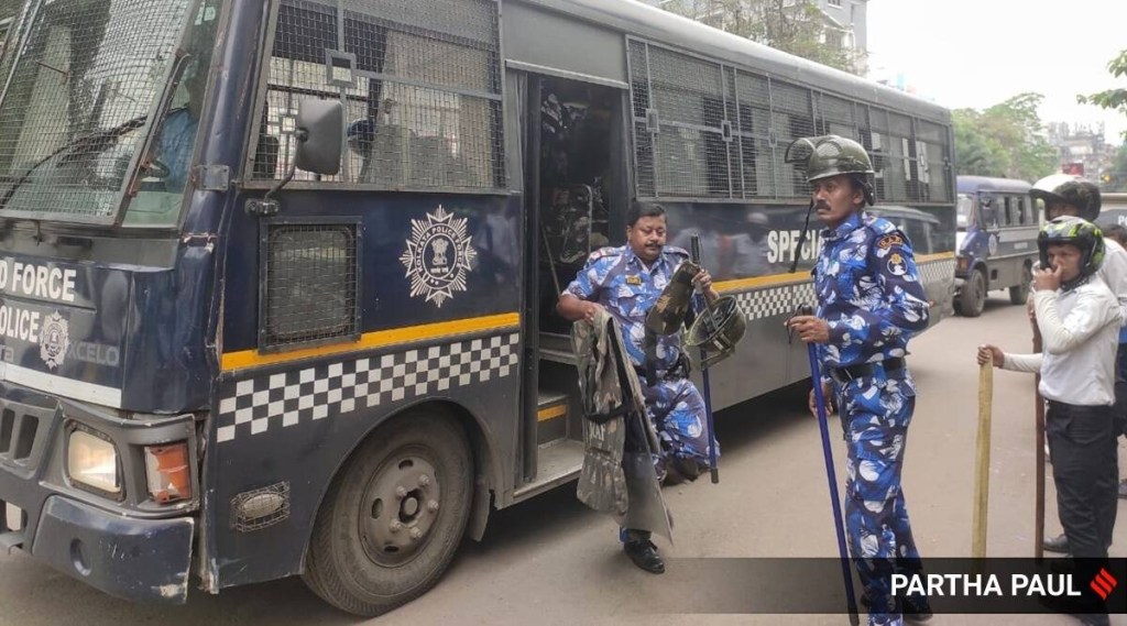 પશ્ચિમ બંગાળના હાવડામાં પત્થરમારો, દુકાનો અને વાહનો પર હુમલો, 36 લોકોની ધરપકડ