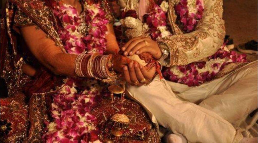 ગુજરાત : ચૌધરી સમાજે લગ્નમાં ફેશનેબલ દાઢી, જન્મદિવસની કેક, લગ્નમાં ડીજે વગાડવા પર મૂક્યો પ્રતિબંધ