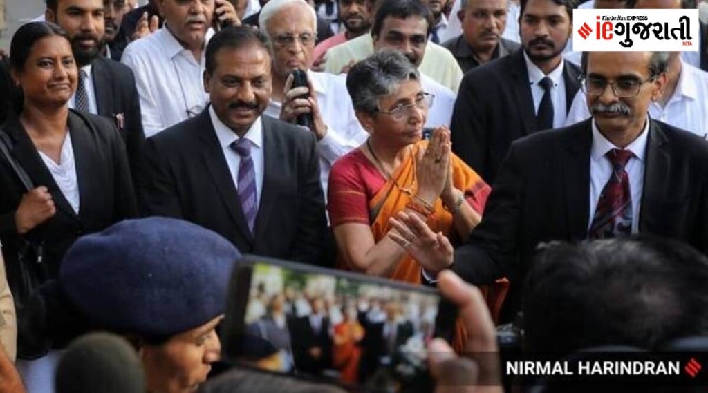 નરોડા ગામ રમખાણ કેસ: નિર્દોષ છૂટેલા લોકો વિરુદ્ધ અપીલ કરવા SIT સરકારની મંજૂરીની રાહ જોઈ રહી નરોડા ગામ રમખાણ કેસ: નિર્દોષ છૂટેલા લોકો વિરુદ્ધ અપીલ કરવા SIT સરકારની મંજૂરીની રાહ જોઈ રહી