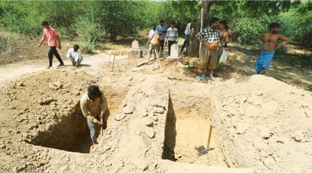 અતીક અને અશરફ અહેમદના મોતના સાત ડગલાંઃ પત્રકારોના ID તપાસાયા નહીં, પોલીસની ‘બેદરકારી’થી ખેલાયો ‘હત્યાંકાંડ’