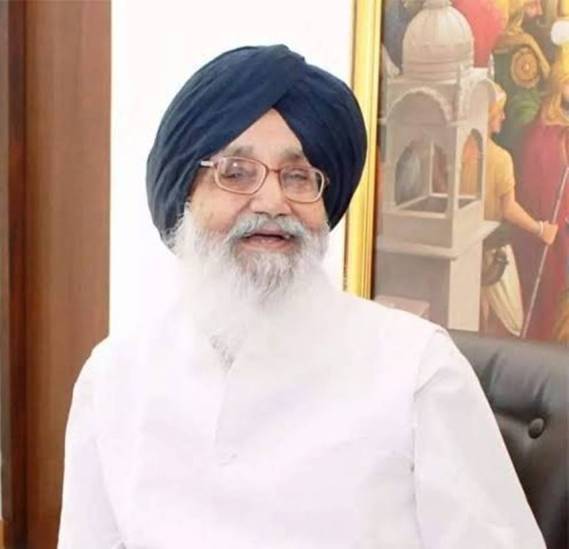 બાદલ 2022ની વિધાનસભા ચૂંટણી લડવા માંગતા ન હતા. મીડિયા રિપોર્ટ્સ અનુસાર, તેમણે તેમના પુત્ર સુખબીરના દબાણમાં ચૂંટણી લડી હતી. (તસવીરઃ પીટીઆઈ)