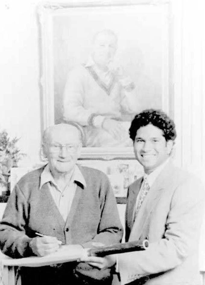 માસ્ટર બ્લાસ્ટરે 16 વર્ષની ઉંમરે આંતરરાષ્ટ્રીય ક્રિકેટમાં પદાર્પણ કર્યું હતું.