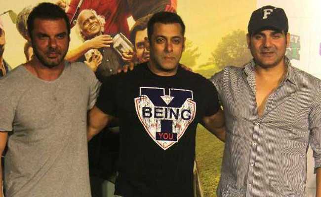 આમ તો સલમાન ખાનની સરખામણીમાં તેમના ભાઈ અરબાઝ ખાન અને સોહેલ ખાન પણ કમાણીના મામલે તેનાથી પાછળ નથી.