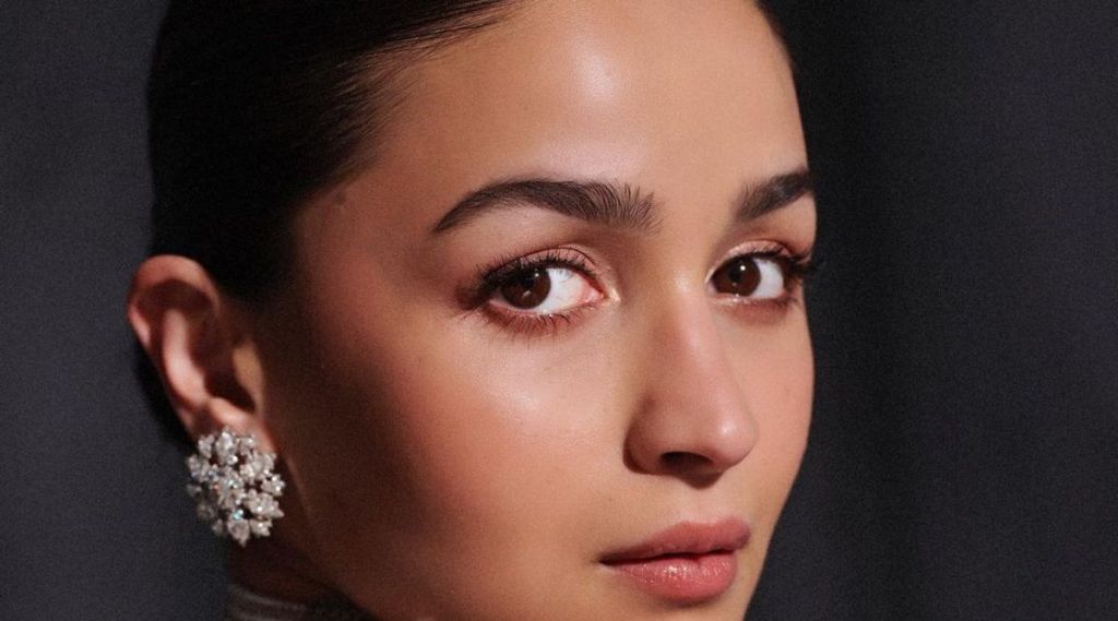 આલિયા ભટ્ટ મેટ ગાલા ઇવેન્ટમાં 1 લાખ મોતીથી શણગારેલા આઉટફિટમાં છવાઇ,  ફેને બૂમ પાડીને કહ્યું…