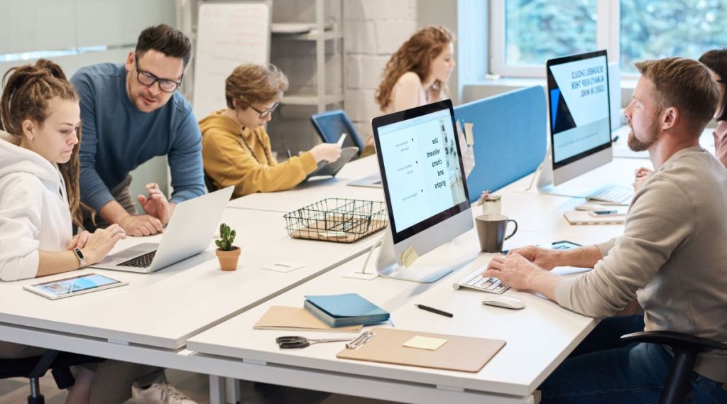 ખાનગી કર્મચારીઓ માટે લીવ એન્કેશમેન્ટની કર મુક્તિ મર્યાદા વધીને 25 લાખ થઇ, ક્યારે તેનો ફાયદો મળશે? જાણો