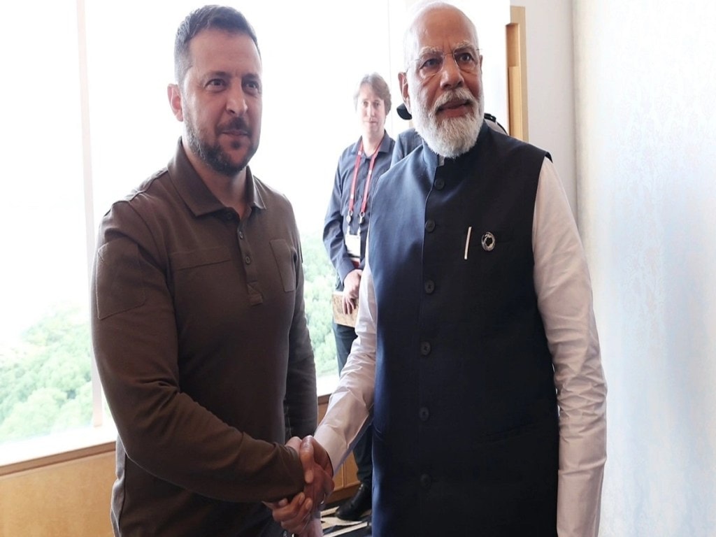 G7 સમિટ : પીએમ નરેન્દ્ર મોદીએ હિરોશિમામાં ઝેલેન્સ્કીને કહ્યું – સતત ફોન પર વાત કરી, સમાધાન માટે દરેક સંભવ પ્રયાસ કરીશું