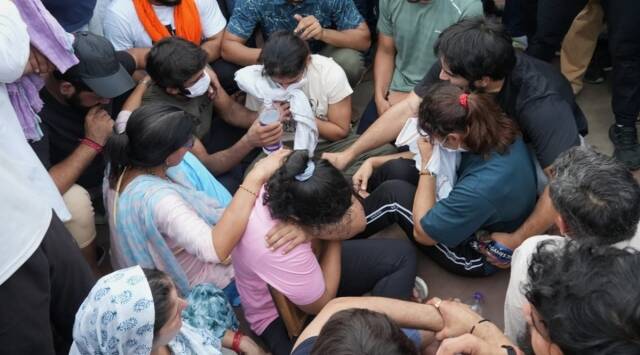 Wrestlers Protest : મહિલા પહેલવાનો જાતિય સતામણી કેસમાં IOC પહેલીવાર સામે આવી : દુઃખ વ્યક્ત કરતા કહ્યું “નિષ્પક્ષ, ફોજદારી તપાસ” થવી જોઇએ