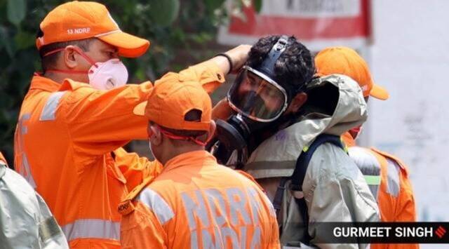 Ludhiana gas leak: શા માટે હાઇડ્રોજન સલ્ફાઇડ ‘માનવ શરીર માટે ઝેરી’ છે? Ludhiana gas leak: શા માટે હાઇડ્રોજન સલ્ફાઇડ ‘માનવ શરીર માટે ઝેરી’ છે?