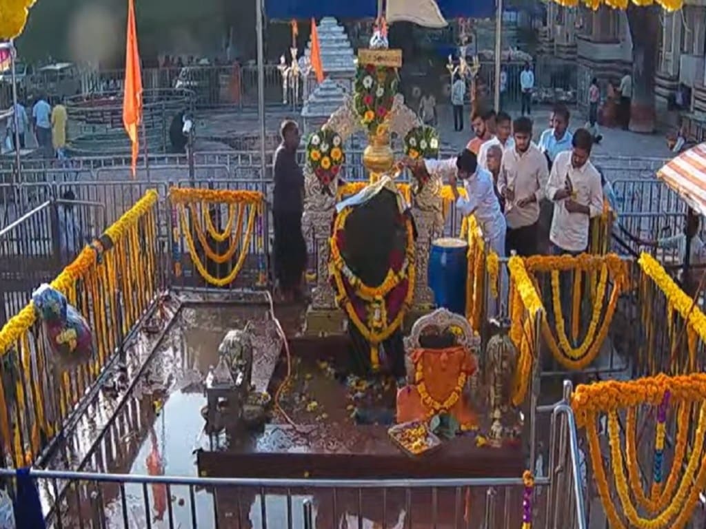 shani jayanti 2023 : આજે શનિ જ્યંતિના દિવસે કરો શિંગણાપુરથી શનિ દેવના લાઇવ દર્શન