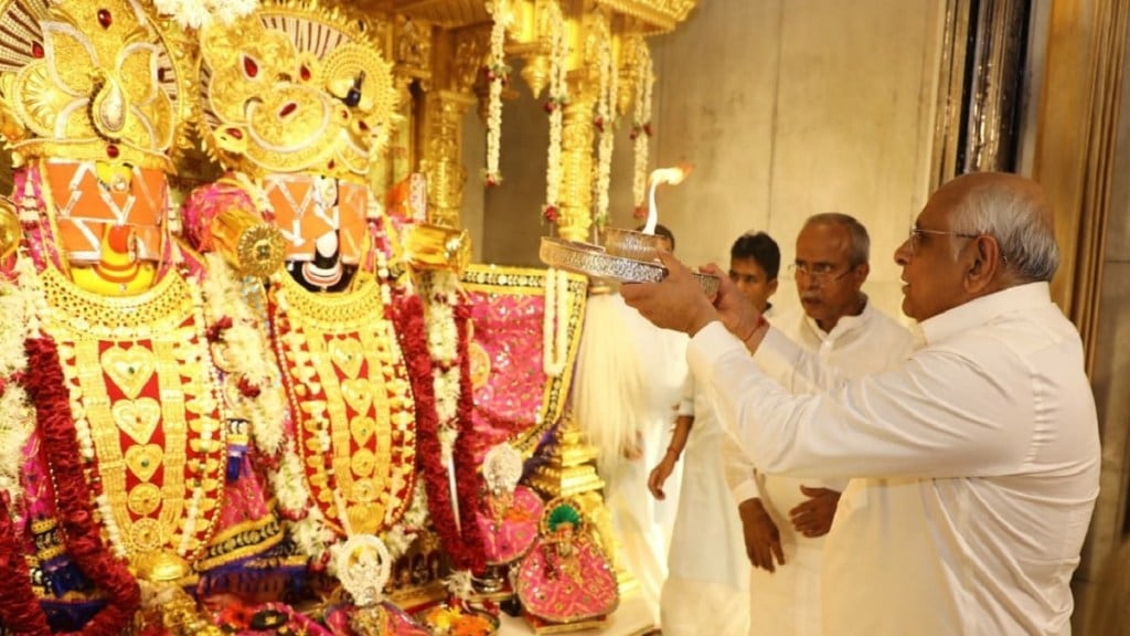 અમદાવાદ રથયાત્રા : સીએમ ભૂપેન્દ્ર પટેલ ભગવાન જગન્નાથજીની પૂજા-અર્ચના અને સંધ્યાઆરતીમાં સહભાગી બન્યા અમદાવાદ રથયાત્રા : સીએમ ભૂપેન્દ્ર પટેલ ભગવાન જગન્નાથજીની પૂજા-અર્ચના અને સંધ્યાઆરતીમાં સહભાગી બન્યા