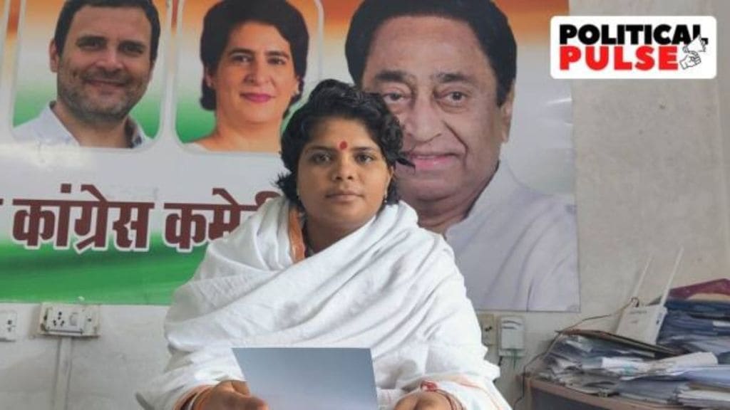 મધ્યપ્રદેશમાં ચૂંટણી જીતવા કોંગ્રેસ પણ હિંદુત્વના માર્ગે, કથાકાર રિચા ગોસ્વામી કોણ છે, જે યુટ્યુબ ચેનલથી ભાજપ પર કરે છે પ્રહાર મધ્યપ્રદેશમાં ચૂંટણી જીતવા કોંગ્રેસ પણ હિંદુત્વના માર્ગે, કથાકાર રિચા ગોસ્વામી કોણ છે, જે યુટ્યુબ ચેનલથી ભાજપ પર કરે છે પ્રહાર