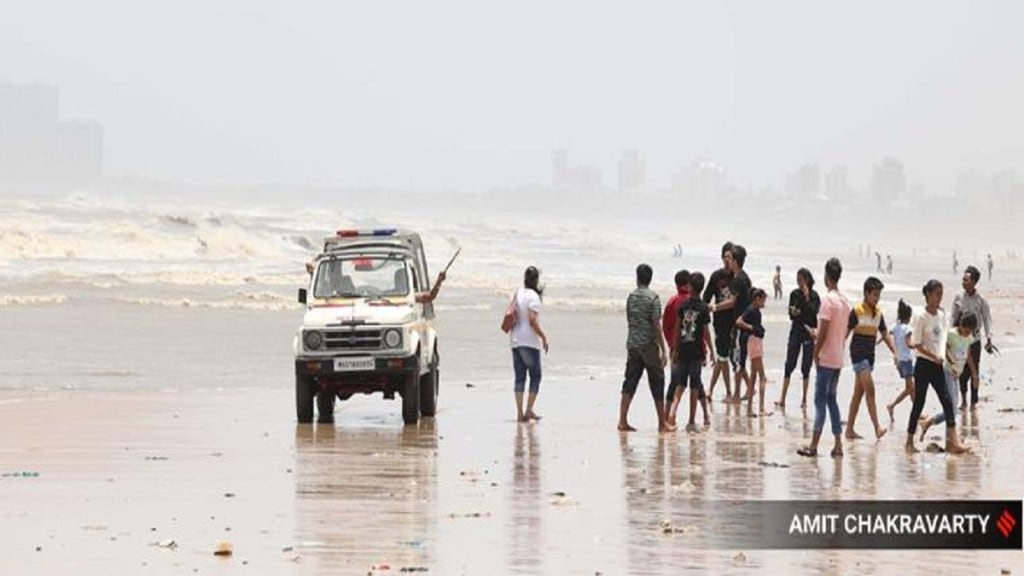Cyclone Biparjoy Live Updates: બિપરજોય ચક્રવાત : પીએમ મોદીએ મુખ્યમંત્રી ભૂપેન્દ્ર પટેલ સાથે ટેલિફોનિક વાતચીત કરી, તમામ મદદ પુરી પાડવાની ખાતરી આપી