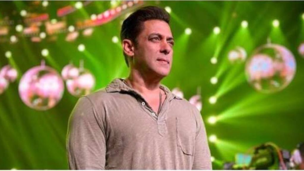 Bigg Boss OTT 2 : બિગ બોસ ઓટીટીના પહેલા વીકેન્ડમાં સલમાન ખાનના નિશાને આલિયા સિદ્ધીકી અને આકંક્ષા પુરી ચડી, બંનેને આડે હાથ લીધી Bigg Boss OTT 2 : બિગ બોસ ઓટીટીના પહેલા વીકેન્ડમાં સલમાન ખાનના નિશાને આલિયા સિદ્ધીકી અને આકંક્ષા પુરી ચડી, બંનેને આડે હાથ લીધી