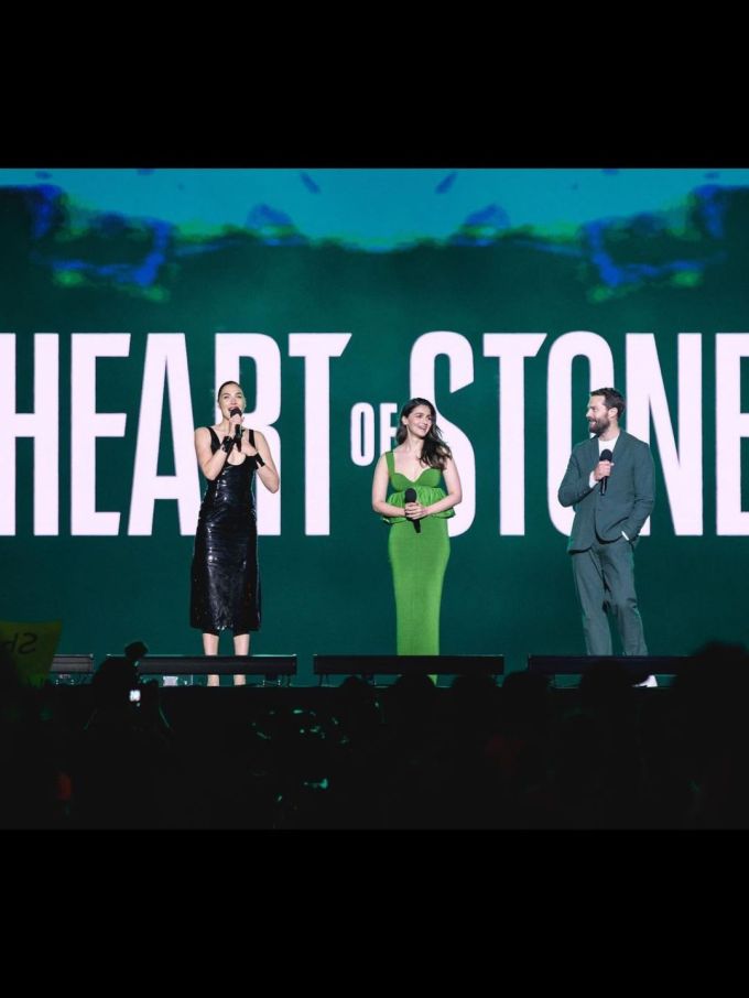 આલિયા ભટ્ટે તેની હોલિવૂડ ડેબ્યૂ ફિલ્મ 'હાર્ટ ઓફ સ્ટોન ટ્રેલર'માં આ લૂક બનાવ્યો હતો.  (ફોટો ક્રેડિટ આલિયા ભટ્ટ ઇન્સ્ટા)