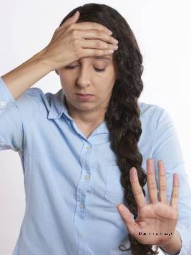 તણાવ લેવલ ઘટાડો : સ્ટ્રેસ તમને એડ્રેનલ ગ્રંથિઓને કોર્ટિસોલ ઉત્પન્ન કરવા માટે ટ્રિગર કરીને પેટની ચરબી મેળવી શકે છે, જેને સ્ટ્રેસ હોર્મોન તરીકે પણ ઓળખવામાં આવે છે.સંશોધન દર્શાવે છે કે ઉચ્ચ કોર્ટિસોલનું સ્તર ભૂખમાં વધારો કરે છે અને પેટની ચરબીનો સંગ્રહ કરે છે(ફ્રીપિક)