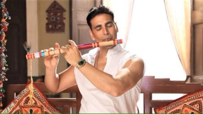 વર્ષ 2012માં રિલીઝ થયેલી ફિલ્મ 'ઓહ માય ગોડ' (OMG)ની વાત કરીએ તો આ ફિલ્મમાં અક્ષય કુમાર ભગવાન કૃષ્ણની ભૂમિકા ભજવતો જોવા મળ્યો હતો. 60 કરોડના બજેટમાં બનેલી આ ફિલ્મે બોક્સ ઓફિસ પર 81.46નું કલેક્શન કર્યું હતું. (Still From Film)