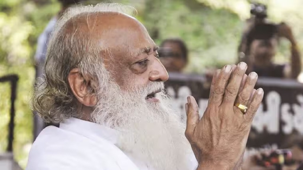 ગુજરાત હાઇકોર્ટમાં આસારામે કહ્યું – હું 64 વર્ષનો અને તે 21ની, યુવતી મને ધક્કો મારી ભાગી શકતી હતી, આ ખોટો કેસ