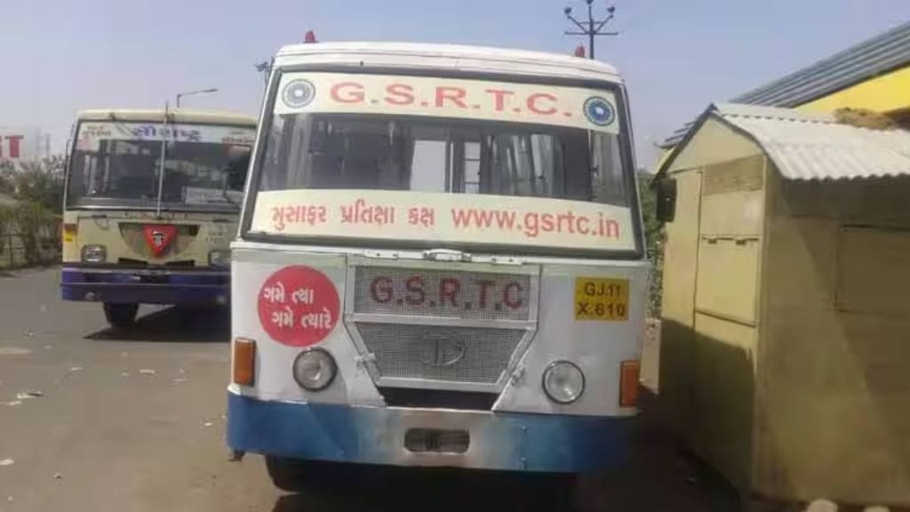 GSRTC Bus: ગુજરાત એસટી બસના ભાડા 25 ટકા વધ્યા, જીએસઆરટીસી એ 10 વર્ષ બાદ બસ ભાડામાં વધારો ઝીંક્યો, જાણો ક્યારથી લાગુ થશે નવા ભાડા