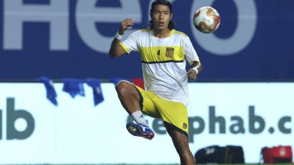 મણિપુર હિંસા : ભારતીય ફૂટબોલરનું ઘર અને ગામ સળગી ગયું, જીવન ભરની કમાણી ગુમાવી, પરિવાર રાહત કેમ્પમાં મણિપુર હિંસા : ભારતીય ફૂટબોલરનું ઘર અને ગામ સળગી ગયું, જીવન ભરની કમાણી ગુમાવી, પરિવાર રાહત કેમ્પમાં