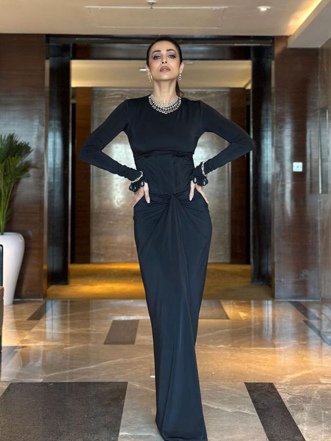 બોલિવૂડ દિવા મલાઈકા અરોરા તેની ફિટનેસ અને કર્વી ફિગરથી લોકોના હોશ ઉડાવે છે. (ફોટો ક્રેડિટ tanghvari insta)