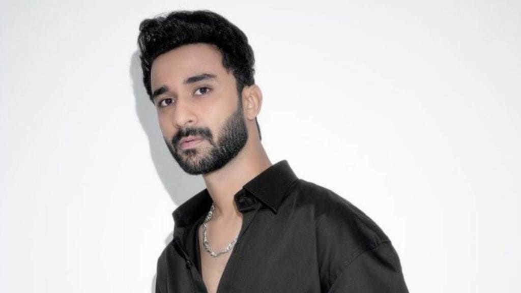 Raghav Juyal Birthday : ‘સ્લો મોશન કિંગ’ રાઘવ જુયાલને ઓડિશનમાં રિજેક્ટ કરાયો હતો, મિથુન ચક્રવર્તીના એક નિર્ણયે રાઘવની કિસ્મત ચમકાવી Raghav Juyal Birthday : ‘સ્લો મોશન કિંગ’ રાઘવ જુયાલને ઓડિશનમાં રિજેક્ટ કરાયો હતો, મિથુન ચક્રવર્તીના એક નિર્ણયે રાઘવની કિસ્મત ચમકાવી