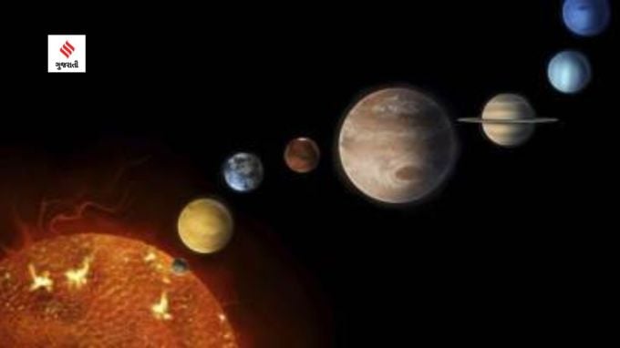 <strong>પૃથ્વીનો એક માત્ર ઉપગ્રહ છે ચંદ્ર</strong><br>સૌર મંડળના નવમાં આપણી પૃથ્વી ગ્રહનો સમાવેશ થાય છે. વિવિધ ગ્રહોને તેમના પેટા ઉપગ્રહ છે જે તેમની આસપાસ ભરે છે. પૃથ્વીને પણ એક ઉપગ્રહ છે, જેને આપણ ચંદ્ર (Moon) કહીયે છે અને તે ચંદ્રની આસપાસ પ્રદક્ષિણ કરે છે. સૌર મંડળમાં શનિ ગ્રહને સૌથી વધારે ઉપગ્રહો છે. શનિ એ સૌરમંડળનો બીજો સૌથી મોટો ગ્રહ છે. ઇન્ટરનેશનલ એસ્ટ્રોનોમિકલ યુનિયન મુજબ શનિ ગ્રહના ચંદ્ર છે. મે 2023માં ચંદ્રોની સંખ્યામાં નોંધપાત્ર વધારો થયો હતો જ્યારે એકેડેમિયા સિનિકા ઇન્સ્ટિટ્યૂટ ઑફ એસ્ટ્રોનોમી એન્ડ એસ્ટ્રોફિઝિક્સના પોસ્ટડોક્ટરલ ફેલો એડવર્ડ એશ્ટનની આગેવાની હેઠળની ટીમ દ્વારા 62 નવા ચંદ્રની શોધ કરવામાં આવી હતી.