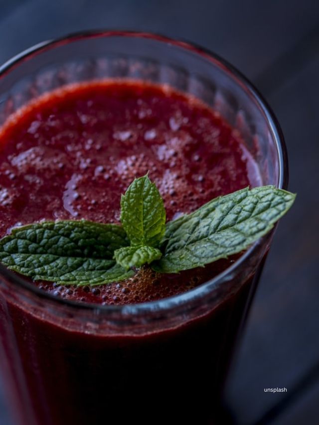 આમળા, બીટરૂટ, આદુ અને મીઠા લીમડાના પાન રોગપ્રતિકારક શક્તિ વધારવા માટે સારા છે, નેચરલ ઉપાયો કરવાથી વૃદ્ધત્વના ચિન્હો ઘટાડવામાં માટે ફાયદો કરે છે.