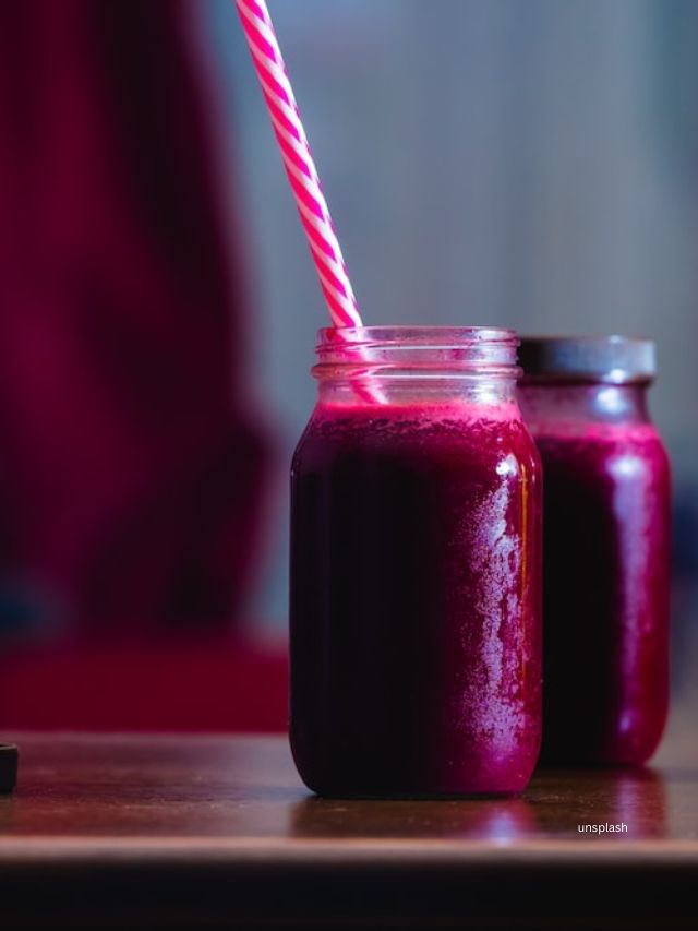 <strong>સામગ્રી </strong>: 2 નંગ – આમળા, 2 નંગ – બીટરૂટ, 6-8 નંગ – કરીના પાન, કેટલાક આદુ,1 ગ્લાસ- પાણી