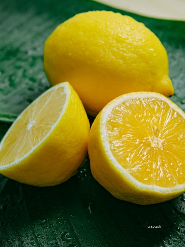 હવે તેના પર થોડો લીંબુનો રસ છાંટવો.