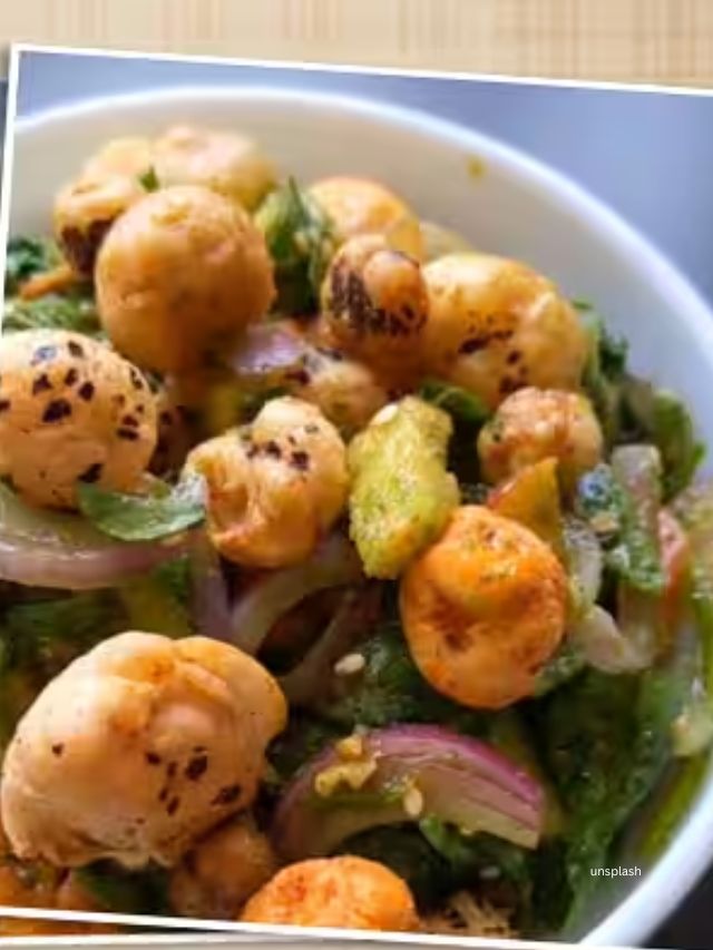 આ બધું ઉપર લાલ મરચું, મીઠું અને ચાટ મસાલો નાખીને સાંતળો. અને તે સર્વ કરવા માટે તૈયાર છે.