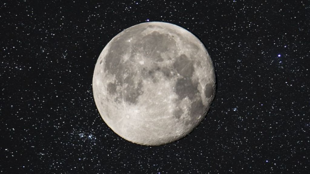 Chandrayaan 3 everything you need to know about moon (Unsplash Image)