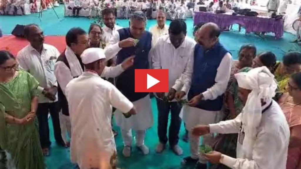 ગુજરાતના મંત્રી રાઘવજી પટેલ આદિવાસી ધાર્મિક વિધિમાં દેશી દારૂ પી ગયા, કહ્યું – ‘હું ચરણામૃત સમજ્યો, આ મારી અજ્ઞાનતા,’